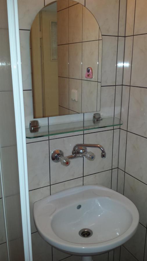 Wynajem Pokoi Hotel Колобжег Екстериор снимка