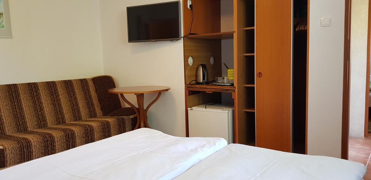 Wynajem Pokoi Hotel Колобжег Екстериор снимка