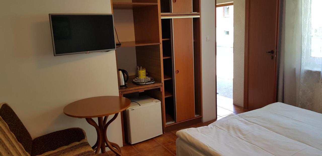 Wynajem Pokoi Hotel Колобжег Екстериор снимка
