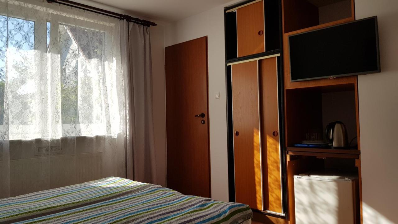 Wynajem Pokoi Hotel Колобжег Екстериор снимка