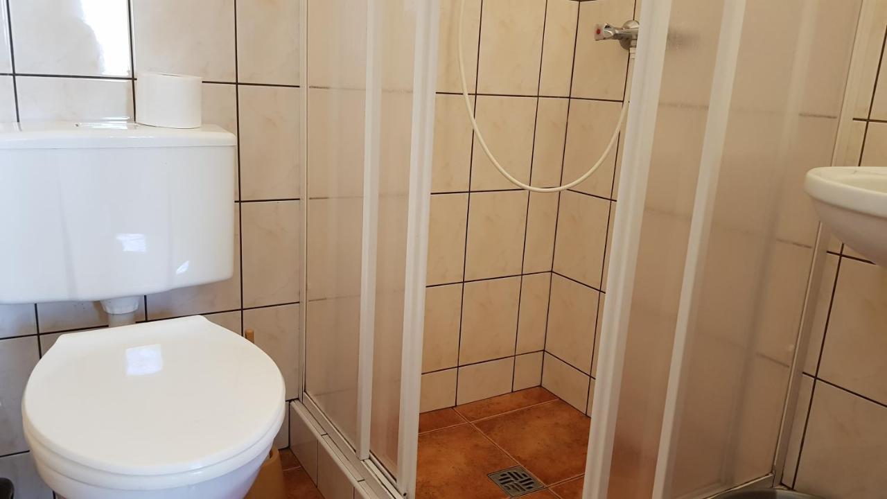 Wynajem Pokoi Hotel Колобжег Екстериор снимка